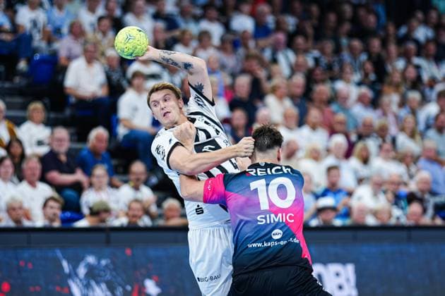 Emil Wernsdorf Madsen (THW Kiel, 45), Josip Simic (HSG Wetzlar, 10) GER, THW Kiel vs. HSG Wetzlar, Handball, 1. Bundesliga, Spieltag 2, Saison 2025 2026, 03.09.2025 GER, THW Kiel vs. HSG Wetzlar, Handball, 1. Bundesliga, Spieltag 2, Saison 2025 2026, 03.09.2025 Kiel Copyright: xEibner-Pressefoto MarcelxvonxFehrnx EP_MFN