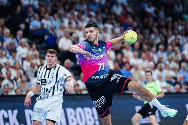 Wurf Tor Stefan Cavor (HSG Wetzlar, 77) GER, THW Kiel vs. HSG Wetzlar, Handball, 1. Bundesliga, Spieltag 2, Saison 2025 2026, 03.09.2025 GER, THW Kiel vs. HSG Wetzlar, Handball, 1. Bundesliga, Spieltag 2, Saison 2025 2026, 03.09.2025 Kiel Copyright: xEibner-Pressefoto MarcelxvonxFehrnx EP_MFN