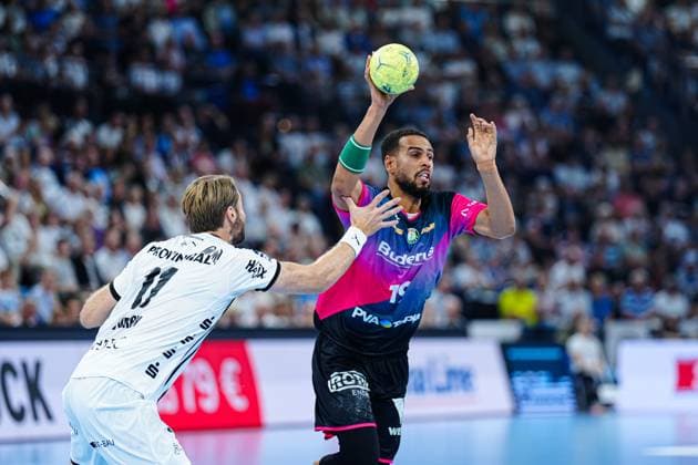 Petter Oeverby (THW Kiel, 11), Philipp Ahouansou (HSG Wetzlar, 19) GER, THW Kiel vs. HSG Wetzlar, Handball, 1. Bundesliga, Spieltag 2, Saison 2025 2026, 03.09.2025 GER, THW Kiel vs. HSG Wetzlar, Handball, 1. Bundesliga, Spieltag 2, Saison 2025 2026, 03.09.2025 Kiel Copyright: xEibner-Pressefoto MarcelxvonxFehrnx EP_MFN