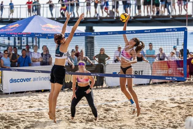 Beachvolleyball I Deutsche Meisterschaften 2025 I Timmendorfer Strand I Tag 1 I 04.09.2025 Im Block Janne Uhl (Eintracht Spontent) gegen Rika Dieckmann (DJK Tusa 06 Düsseldorf Eintracht Spontent) Timmendorfer Strand Schleswig-Holstein Deutschland Copyright: xLobeca JasperxLorenzx