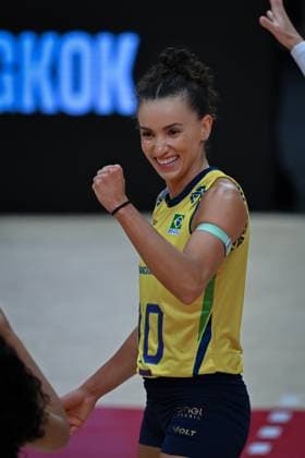 Brazil v France - FIVB Women’s World Volleyball Championship BANGKOK, THAILAND - SEPTEMBER 4: Gabriela Braga Guimaraes (10) of Brazil celebrates after a point during FIVB Women’s World Volleyball Championship quarter final match between Brazil and France at Huamark Indoor Stadium in Bangkok, Thailand, on September 4, 2025. Mustafa Hatipoglu Anadolu Bangkok Thailand. Editorial use only. Please get in touch for any other usage.  Copyright: x2025xAnadoluxMustafaxHatipoglux
