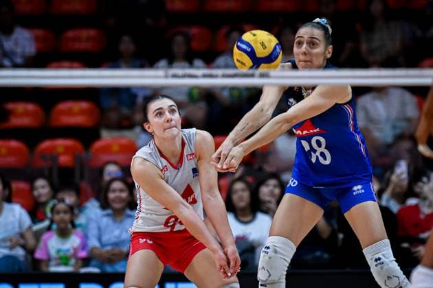 Brazil v France - FIVB Women’s World Volleyball Championship BANGKOK, THAILAND - SEPTEMBER 4: Amelie Rotar (88) of France in action during the FIVB Women’s World Volleyball Championship quarter final match between Brazil and France at Huamark Indoor Stadium in Bangkok, Thailand, on September 4, 2025. Mustafa Hatipoglu Anadolu Banghok Thailand. Editorial use only. Please get in touch for any other usage.  Copyright: x2025xAnadoluxMustafaxHatipoglux