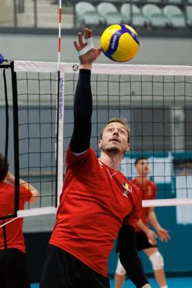 Volleyball, Frauen, WM, Nationalteam Belgien, Training Belgium s Sam Deroo pictured in action during the media day of the Red Dragons, Belgian national men s volleyball team, ahead of the World Championship, WM, Weltmeisterschaft in Roeselare, on Thursday 04 September 2025. The FIVB 2025 Volleyball World Championship take place from 12 to 28 September in the Philippines. KURTxDESPLENTER  x133287999x