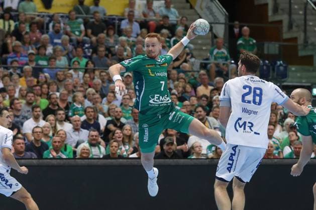 04.09.2025, xtgx, Handball, Daikin HBL, SC DHfK Leipzig - TBV Lemgo Lippe v.l. Tomas Pircoh (Leipzig) wirft Tor, Torschuetze, erzielt Tor, Treffer, scores the goal Leipzig