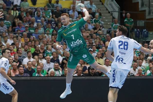 04.09.2025, xtgx, Handball, Daikin HBL, SC DHfK Leipzig - TBV Lemgo Lippe v.l. Tomas Pircoh (Leipzig) wirft Tor, Torschuetze, erzielt Tor, Treffer, scores the goal Leipzig