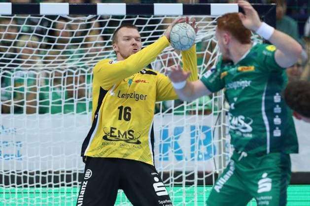 04.09.2025, xtgx, Handball, Daikin HBL, SC DHfK Leipzig - TBV Lemgo Lippe v.l. Tomas Mrkva (Leipzig, 16) Parade, haelt den Ball, faengt den Ball, pariert Leipzig