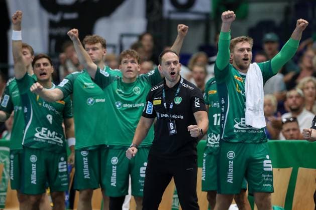 04.09.2025, xtgx, Handball, Daikin HBL, SC DHfK Leipzig - TBV Lemgo Lippe v.l. Raul Alonso (Leipzig, Trainer) Jubel, Torjubel, jubelt ueber das Tor, celebrate the goal, celebration Leipzig