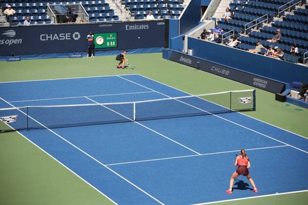 RECORD DATE NOT STATED Us open tennis 2025. (spo) julia stusek vs hannah klugman tennis, grand slam, us open, girls, quarterfinals. September 4, 2025, new york, usa : hannah klugman (in red) defeats julia stusek (in black,) 6-3; 6-2 in the us open, girls, quarterfinals at louis armstrong stadium and classifies for the semi finals of the 145th us open, which is one of four annual grand slam tennis tournaments, held in late august and early september on hard courts at the usta billie jean king national tennis center in flushing meadows, queens, new york. The tournament features men s, women s, and mixed singles and doubles championships, plus wheelchair events. It is run by the united states tennis association (usta) and is the final major tournament of the year. This 2025 tournament is celebrating the 75th anniversary of althea gibson breaking the color barrier, which is being honored with a special theme and artwork for the event. Credit: niyi fote thenews2 (Foto: Niyi Fote Thenews2 imago images) SPO Copyright: xNiyixFotex