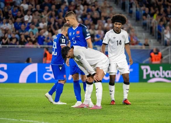 Fussball, Herren, Saison 2025 26, WM-Qualifikation (Gruppe A, 1. Spieltag) in Bratislava, Slowakei - Deutschland, v. l. Stanislav Lobotka (Slowakei), Lubomir Satka (Slowakei), Nadiem Amiri (Deutschland), Karim Adeyemi (Deutschland), 04.09 2025, *** Soccer, Men, Season 2025 26, World Cup Qualification Group A, 1 Matchday in Bratislava, Slovakia Germany, f l Stanislav Lobotka Slovakia , Lubomir Satka Slovakia , Nadiem Amiri Germany , Karim Adeyemi Germany , 04 09 2025, Copyright: xMatthiasxKochx