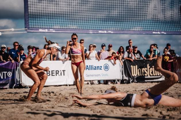 Beachvolleyball Frauen Deutsche Meisterschaften 2025 Timmendorfer Strand 04.09.2025 v.l. Maja Rosko und Sophie Sarnighausen jubeln Timmendorfer Strand Ahmann-Hager-Arena Schleswig-Holstein Deutschland