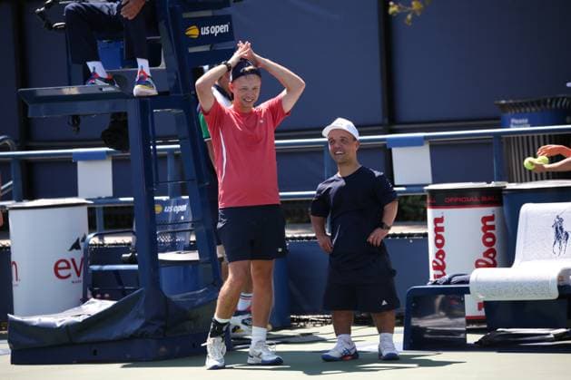 RECORD DATE NOT STATED M. Groover vs l. Missen in para standing t2-4, 1st round at us open tennis 2025. (spo) m. Groover vs l. Missen in para standing t2-4, 1st round at us open tennis 2025. September 4, 2025, new york, usa : british m. Groover (in red shirt) vs australian l. Missen (in white cap with blue shirt) in para standing t2-4, 1st round of us open tennis 2025. Groover won the game. Para standing tennis is the format for people with physical impairments who want to play tennis without using a wheelchair. This includes, but not limited to, people with limb loss, limb deficiencies, cerebral palsy, acquired brain injuries or people of short stature amid the 145th us open, which is one of four annual grand slam tennis tournaments, held in late august and early september on hard courts at the usta billie jean king national tennis center in flushing meadows, queens, new york. The tournament features men s, women s, and mixed singles and doubles championships, plus wheelchair events. It is run by the united states tennis association (usta) and is the final major tournament of the year. This 2025 tournament is celebrating the 75th anniversary of althea gibson breaking the color barrier, which is being honored with a special theme and artwork for the event. Credit: niyi fote thenews2 (Foto: Niyi Fote Thenews2 imago images) SPO Copyright: xNiyixFotex