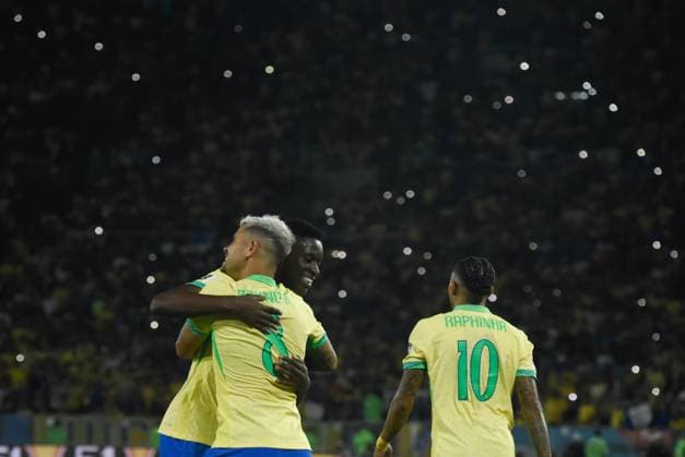 September 5, 2025, Rio De Janeiro, Rio De Janeiro, Brazil: Rio de Janeiro, Brazil, September 05 , 2025: The Brazilian national team, Nationalteam defeated Chile 3-0 on Thursday night (4) at MaracanoÂ£ Stadium in the penultimate round of World Cup qualifiers.....The goals were scored by EstoÂªvoÂ£o, PaquetoÂ¡, and Bruno GuimaroÂ£es. The team went into halftime with a 1-0 lead and extended it in the middle of the second half, with PaquetoÂ¡ and Luiz Henrique standing out, participating in the last two goals. The striker crossed to the midfielder to score the second with a header, while PaquetoÂ¡ made a beautiful cut in the play for the third Ã¢â‚¬ which featured a shot by Luiz Henrique that hit the crossbar and was left for Bruno GuimaroÂ£es. Rio De Janeiro Brazil - ZUMAt142 0832566535st Copyright: xFabioxTeixeirax
