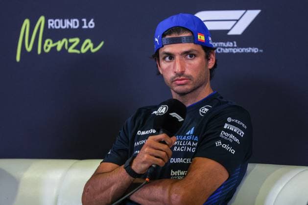MOTORI - Formula 1 - Pirelli Gran Premio d Italia 2025 - Drivers press conference, PK, Pressekonferenz Carlos Sainz of Spain and Atlassian Williams Racing FW47 (55) seen in the Drivers Press Conference during F1 Grand Prix of Italy 2025 - Media Day at Autodromo Nazionale Monza Monza Italy  Copyright: xIPAxSport ABACAx