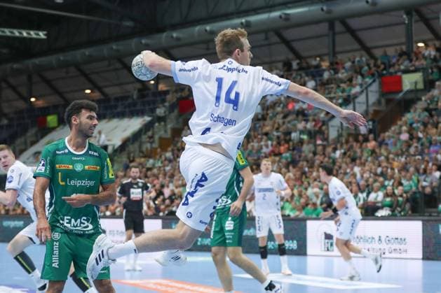 04.09.2025, xgox, Handball - Daikin HBL DHfK Leipzig - TBV Lemgo-Lippe emspor, v.l. Bobby Schagen (Lemgo, 14) wirft Tor, Torschuetze, erzielt Tor, Treffer, scores the goal Leipzig