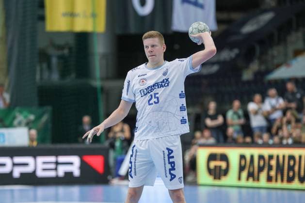 04.09.2025, xgox, Handball - Daikin HBL DHfK Leipzig - TBV Lemgo-Lippe emspor, v.l. Niels Gerardus Versteijnen (Lemgo, 25) am Ball, plays the ball Leipzig
