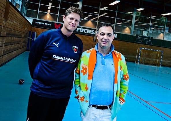 05.09.2025, xlakx, Handball Daikin HBL,Pressekonferenz Fuechse Berlin v.l. Pressegespraech mit Fuechse-Geschaeftsfuehrer Bob Hanning und dem neuen Trainer Nicolej Kricka Berlin