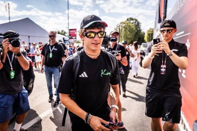 F1 ITALIAN GRAND PRIX FRIDAY Andrea Kimi Antonelli of Italy and Mercedes AMG Petronas F1 Team ahead of friday s practice of the F1 Grand Prix of Italy - Formula 1 Pirelli Gran Premio D Italia 2025 at Autodromo Nazionale Monza Circuit on September 05, 2025, in Monza, Italy. Copyright: xx 080A3205