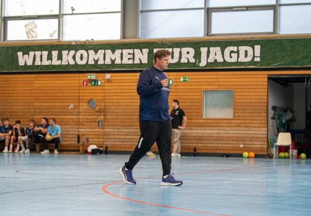 Handball, Herren, Saison 2025 2026, DAIKIN Handball-Bundesliga, Füchse Berlin, Training, Trainer Nicolej Krickau (Füchse Berlin), 05.09.2025, Copyright: xSebastianxRäppold MatthiasxKochx