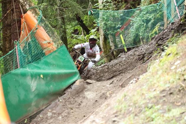 05 09 2025, ChampÃ ry, ChampÃ ry 2025 UCI Mountain Bike World Championships, Kamil Tymon (POL) during the Junior Men s Downhill qualification ChampÃ ry Grand Paradis Valais Switzerland Copyright: xJustPictures.ch FrancescoxMinghettix jp-en-FrMi-MNG_2343