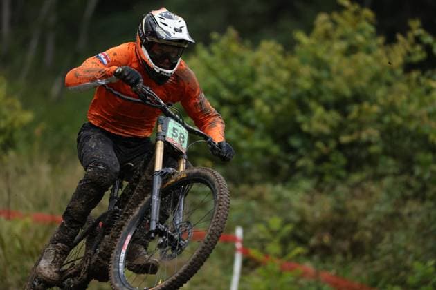 05 09 2025, ChampÃ ry, ChampÃ ry 2025 UCI Mountain Bike World Championships, Mika Brands (NED) during the Junior Men s Downhill qualification ChampÃ ry Grand Paradis Valais Switzerland Copyright: xJustPictures.ch FrancescoxMinghettix jp-en-FrMi-MNG_2733