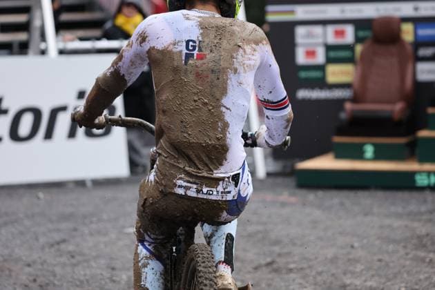 05 09 2025, ChampÃ ry, ChampÃ ry 2025 UCI Mountain Bike World Championships, Stan Nisbet (GBR) during the Junior Men s Downhill qualification ChampÃ ry Grand Paradis Valais Switzerland Copyright: xJustPictures.ch FrancescoxMinghettix jp-en-FrMi-MNG_2799