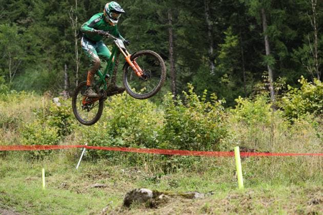 05 09 2025, ChampÃ ry, ChampÃ ry 2025 UCI Mountain Bike World Championships, Darragh Ryan (IRL) during the Junior Men s Downhill qualification ChampÃ ry Grand Paradis Valais Switzerland Copyright: xJustPictures.ch FrancescoxMinghettix jp-en-FrMi-MNG_2649