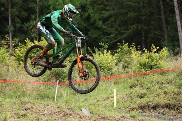05 09 2025, ChampÃ ry, ChampÃ ry 2025 UCI Mountain Bike World Championships, Darragh Ryan (IRL) during the Junior Men s Downhill qualification ChampÃ ry Grand Paradis Valais Switzerland Copyright: xJustPictures.ch FrancescoxMinghettix jp-en-FrMi-MNG_2665