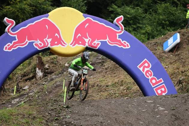 05 09 2025, ChampÃ ry, ChampÃ ry 2025 UCI Mountain Bike World Championships, AÅ¾be KalinÅ¡ek (SLO) during the Junior Men s Downhill qualification ChampÃ ry Grand Paradis Valais Switzerland Copyright: xJustPictures.ch FrancescoxMinghettix jp-en-FrMi-MNG_2675
