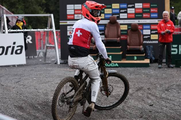 05 09 2025, ChampÃ ry, ChampÃ ry 2025 UCI Mountain Bike World Championships, Marius Krähenbühl (SUI) during the Junior Men s Downhill qualification ChampÃ ry Grand Paradis Valais Switzerland Copyright: xJustPictures.ch FrancescoxMinghettix jp-en-FrMi-MNG_2759