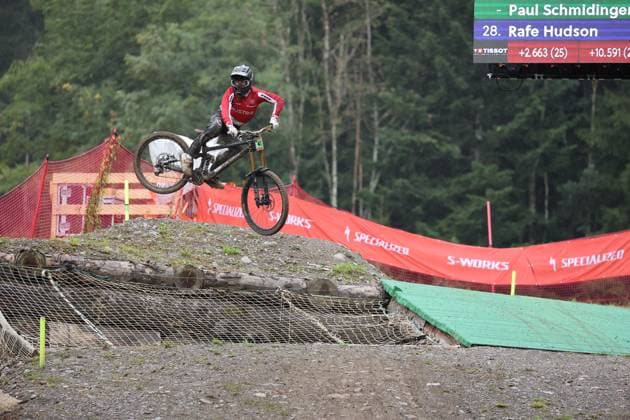 05 09 2025, ChampÃ ry, ChampÃ ry 2025 UCI Mountain Bike World Championships, Paul Schmidinger (AUT) during the Junior Men s Downhill qualification ChampÃ ry Grand Paradis Valais Switzerland Copyright: xJustPictures.ch FrancescoxMinghettix jp-en-FrMi-MNG_2925