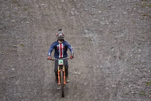 05 09 2025, ChampÃ ry, ChampÃ ry 2025 UCI Mountain Bike World Championships, Cohen Bundy (USA) during the Junior Men s Downhill qualification ChampÃ ry Grand Paradis Valais Switzerland Copyright: xJustPictures.ch FrancescoxMinghettix jp-en-FrMi-MNG_3047