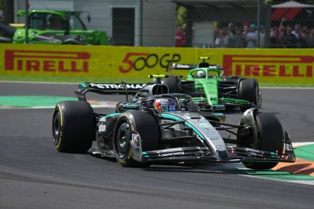 05.09.2025, Autodromo Nazionale Monza, Monza, FORMULA 1 PIRELLI GRAN PREMIO D™ITALIA 2025 , im Bild Andrea Kimi Antonelli (ITA), Mercedes-AMG Petronas Formula One Team, Gabriel Bortoleto (BRA), Stake F1 Team Kick Sauber (Photo by Hasan Bratic DeFodi Images)