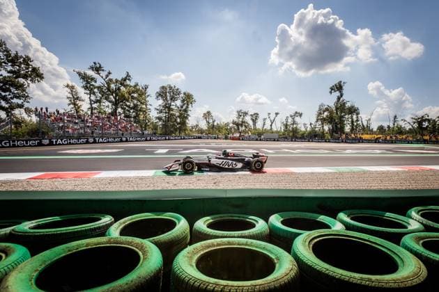 F1 ITALIAN GRAND PRIX FRIDAY Esteban Ocon of France and Haas F1 Team during friday s practice of the F1 Grand Prix of Italy - Formula 1 Pirelli Gran Premio D Italia 2025 at Autodromo Nazionale Monza Circuit on September 05, 2025, in Monza, Italy. Copyright: xx 080A4279