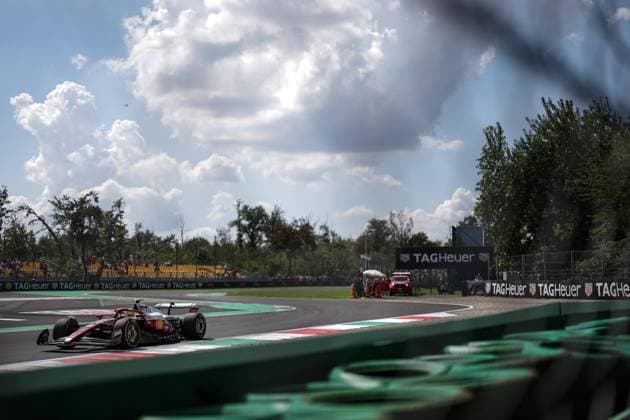 Foto IPP Enrico Schiavi Monza 05-09-2025 Formula 1 - F1 Gran Premio di Italia 2025 FP1 nella foto: Lewis Hamilton - Ferrari Monza italy ITALIA ITALY  Copyright: xR4924_italyphotopressx