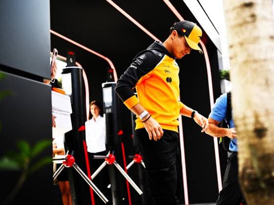 4 Lando Norris Of The Team Mclaren Formula 1 Team, Mclaren Mercedes MCL39,In Paddock ,During Fia Formula One World Championship, WM, Weltmeisterschaft Formula 1 Pirelli Gran Premio d Italia 2025, 05 September, In Monza,Italy  Copyright: xLucaxBarsali IPAxSportx xipa-agency.netx xx IPA_64222258 IPA_Agency_IPA64222258