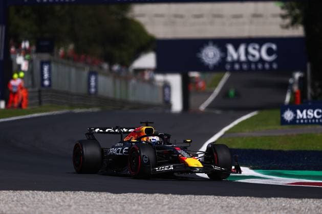 F1 - ITALIAN GRAND PRIX 2025 01 VERSTAPPEN Max (nld), Red Bull Racing RB21, action during the 2025 Formula 1 Pirelli Grand Premio d™Italia, 2025 Italian Grand Prix, 16th round of the 2025 FIA Formula One World Championship, WM, Weltmeisterschaft from September 5 to 7, 2025 on the Autodromo Nazionale Monza, in Monza, Italy - MonzaItaly  Copyright: xEricxAlonsox