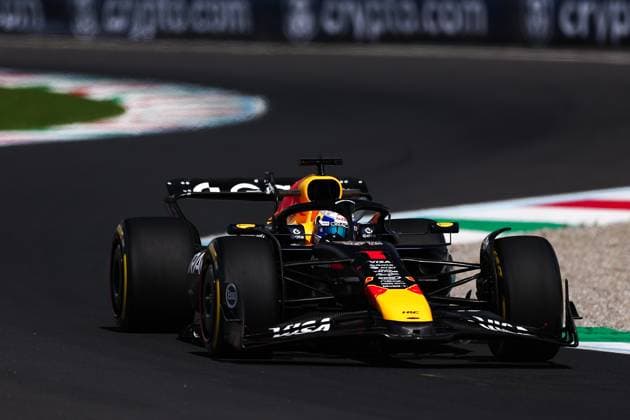 F1 - ITALIAN GRAND PRIX 2025 01 VERSTAPPEN Max (nld), Red Bull Racing RB21, action during the 2025 Formula 1 Pirelli Grand Premio d™Italia, 2025 Italian Grand Prix, 16th round of the 2025 FIA Formula One World Championship, WM, Weltmeisterschaft from September 5 to 7, 2025 on the Autodromo Nazionale Monza, in Monza, Italy - MonzaItaly  Copyright: xEricxAlonsox
