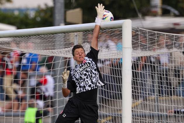 2025.09.05 xJFx Fussball Google Pixel Frauen-Bundesliga Saison 2025 2026 Eintracht Frankfurt - SGS Essen v.l., Torhüterin Lina Altenburg (Eintracht Frankfurt) warm-up, (DFL DFB REGULATIONS PROHIBIT ANY USE OF PHOTOGRAPHS as IMAGE SEQUENCES and or QUASI-VIDEO) Copyright: JoaquimxFerreira