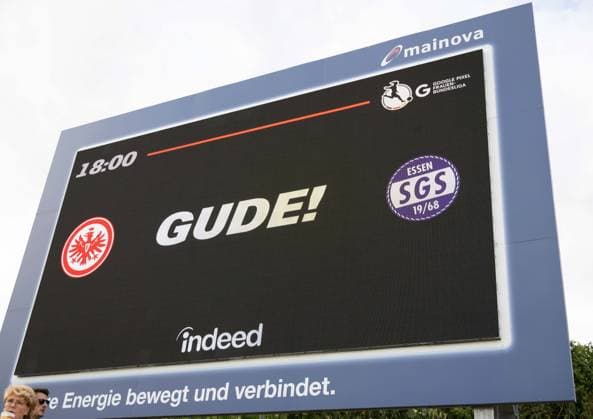 05.09.2025, xsltx, Fussball Google Pixel Frauen-Bundesliga, Eintracht Frankfurt - SGS Essen v.l. Saisonstart im Stadion am Brentanobad in der Frauen-Bundesliga mit dem Spiel Eintracht Frankfurt vs SGS Essen (DFL DFB REGULATIONS PROHIBIT ANY USE OF PHOTOGRAPHS as IMAGE SEQUENCES and or QUASI-VIDEO)
