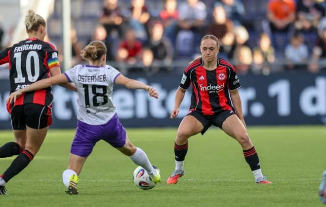 DEU, Frankfurt, Eintracht Frankfurt vs SGS Essen, Google Pixel Frauen Bundesliga DFB, Saison 2526, Stadion am Bretanobad, 1. Spieltag, im Bild v.l.n.r: Lena Ostermeier (SGS Essen 18), Lisanne Gräwe (Eintracht Frankfurt 8) DFB DFL REGULATIONS PROHIBIT ANY USE OF PHOTOGRAPHS AS IMAGE SEQUENCES AND OR QUASI-VIDEO, 05.09.2025, Copyright: HMBxMedia HendrikxHamelau