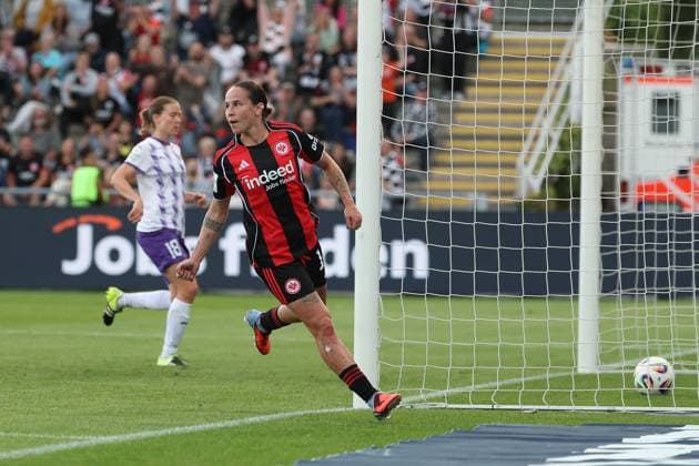 2025.09.05 xJFx Fussball Google Pixel Frauen-Bundesliga Saison 2025 2026 Eintracht Frankfurt - SGS Essen v.l., GÃ raldine Reuteler (Eintracht Frankfurt) Torjubel, Goal celebration, celebrate the goal (DFL DFB REGULATIONS PROHIBIT ANY USE OF PHOTOGRAPHS as IMAGE SEQUENCES and or QUASI-VIDEO) Copyright: JoaquimxFerreira