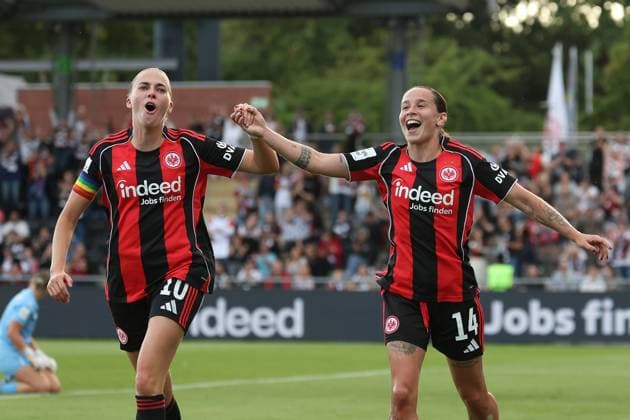 2025.09.05 xJFx Fussball Google Pixel Frauen-Bundesliga Saison 2025 2026 Eintracht Frankfurt - SGS Essen v.l., Laura Freigang (Eintracht Frankfurt), GÃ raldine Reuteler (Eintracht Frankfurt), Torjubel, Goal celebration, celebrate the goal (DFL DFB REGULATIONS PROHIBIT ANY USE OF PHOTOGRAPHS as IMAGE SEQUENCES and or QUASI-VIDEO) Copyright: JoaquimxFerreira