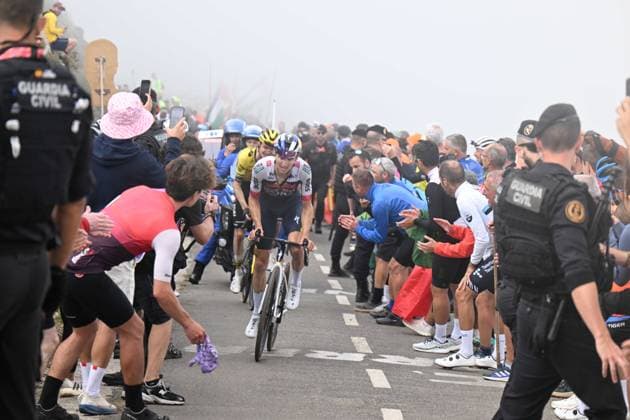 05-09-2025 Vuelta A Espana; Tappa 13 Cabezon De La Sal - Alto De L angliru; 2025, Red Bull - Bora Hansgrohe; Hindley, Jai; Alto De L angliru; 