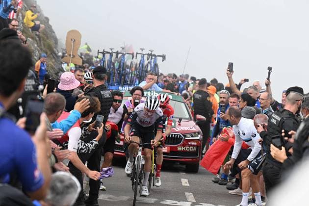 05-09-2025 Vuelta A Espana; Tappa 13 Cabezon De La Sal - Alto De L angliru; 2025, Uae Team Emirates - Xrg; 2025, Visma - Lease A Bike; Almeida, Joao; Vingegaard, Jonas; Alto De L angliru; 