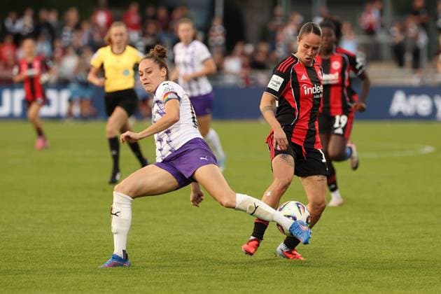 2025.09.05 xJFx Fussball Google Pixel Frauen-Bundesliga Saison 2025 2026 Eintracht Frankfurt - SGS Essen v.l., Jacqueline Meißner (SGS Essen), GÃ raldine Reuteler (Eintracht Frankfurt) Zweikampf, Action, Aktion, Battles for the Ball (DFL DFB REGULATIONS PROHIBIT ANY USE OF PHOTOGRAPHS as IMAGE SEQUENCES and or QUASI-VIDEO) Copyright: JoaquimxFerreira