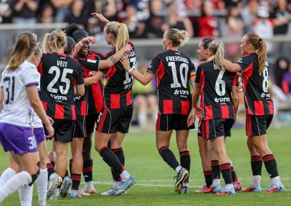 DEU, Frankfurt, Eintracht Frankfurt vs SGS Essen, Google Pixel Frauen Bundesliga DFB, Saison 2526, Stadion am Bretanobad, 1. Spieltag, im Bild : Tor und Jubel Eintracht Frankfurt DFB DFL REGULATIONS PROHIBIT ANY USE OF PHOTOGRAPHS AS IMAGE SEQUENCES AND OR QUASI-VIDEO, 05.09.2025, Copyright: HMBxMedia HendrikxHamelau
