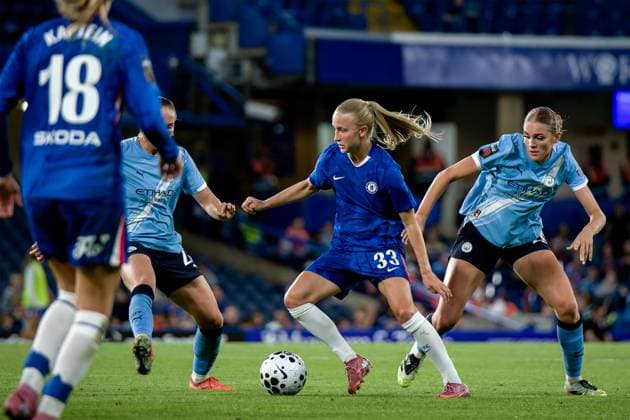 London, England, September 05 2025: Aggie Beever-Jones (33 Chelsea) in action during the Womens Super League game between Chelsea and Manchester City at Stamford Bridge in London, England. (Photo by Pedro Porru Sports Press Photo SPP) Copyright: xPedroxPorrux xSPPx Sportspressphoto_SPR20514