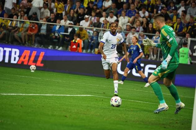 September 5, 2025, Wroclaw, Lower Silesia, Poland: BRADLEY BARCOLA , ANATOLIY TRUBIN during match between Ukraine and France - European Qualifiers World Cup 2026, September 5, 2025. Wroclaw, Poland Wroclaw Poland - ZUMAb265 20250905_zsp_b265_114 Copyright: xMateuszxBireckix