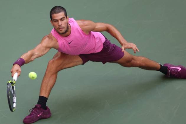September 5, 2025, New York City, New York, United States: CARLOS ALCARAZ of Spain during the match against N. Djokovic of Serbia in the semifinal of US Open 2025 at the USTA Billie Jean King National Tennis Center. Queens, New York City. New York City United States - ZUMAc278 20250905_zsp_c278_022 Copyright: xMarcinxCholewinskix