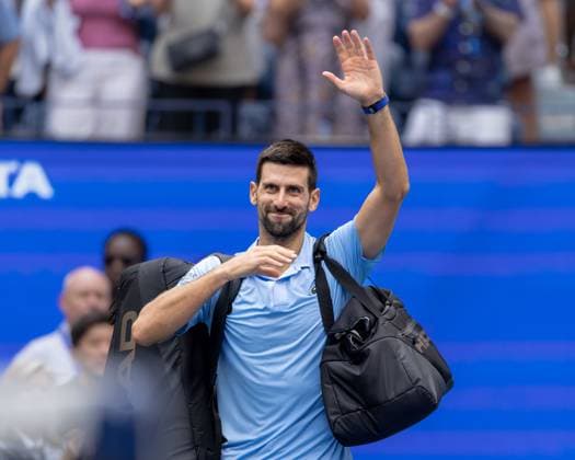 Novak Djokovic (SRB) verabschiedet sich von den Zuschauern, Fans nach der Niederlage, US Open Championships 2023, USTA Billie Jean King National Tennis Center, Flushing Meadows, New York, USA . Copyright: xJuergenxHasenkopfx